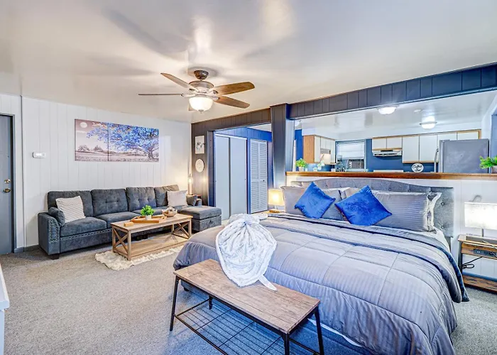 King Bed Studio | 60" Hdtv | Safe | Close To Metra